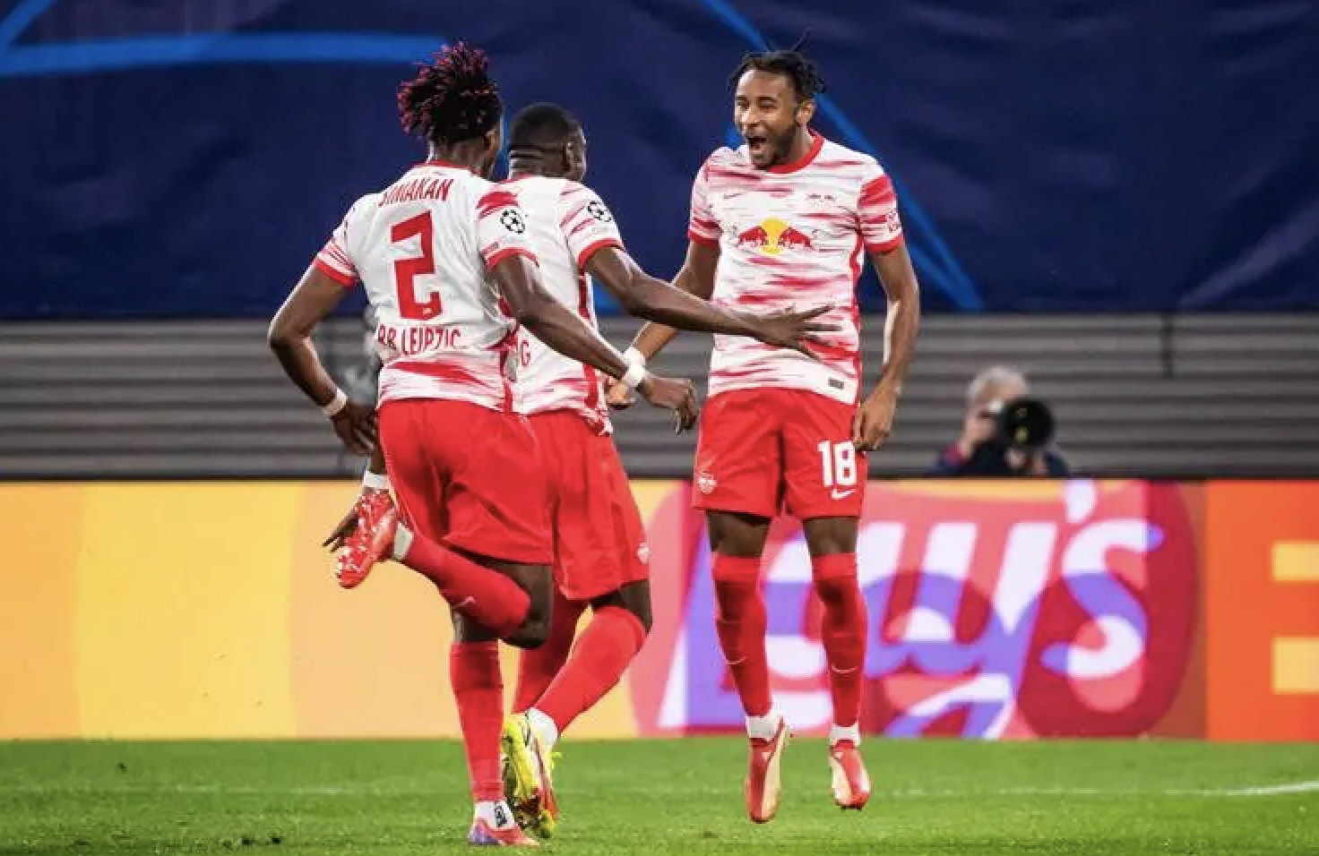 武汉三镇今夜防线松动冲刺阶段上海海港调整名单以备欧冠，国际比赛日莱比锡内部沟通瞬间刷屏 -优德电竞